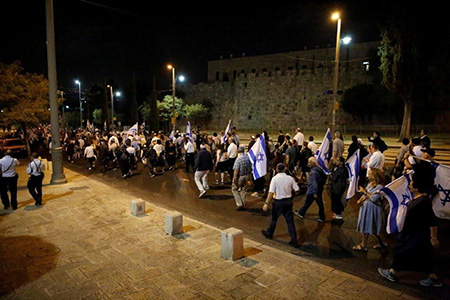 Thousands at Annual Tisha B'Av Image 01